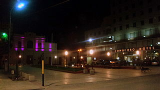 La ex estación en 2013 con nueva iluminación nocturna