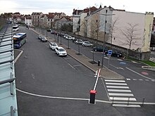 Vue générale de la gare routière de Vichy avec un autocar stationné