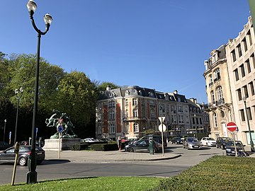 Entrance of the Square du Bois/Bossquare, Avenue Louise 535–587