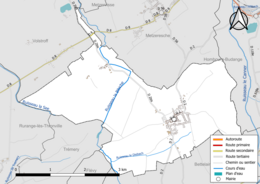 Carte en couleur présentant le réseau hydrographique de la commune