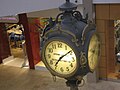 Clock in the center of Augusta Mall