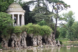 Rotonde and grotto on the Île de Reuilly in the Bois de Vincennes