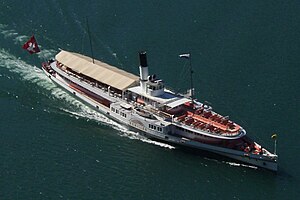 Le bateau à roues à aubes Schiller, sur le lac des Quatre-Cantons.