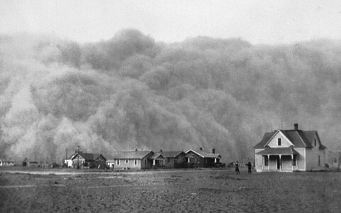 Dust storm approaching Stratford, Texas, by George Everett Marsh Jr. (restored by Yann)