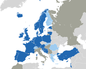 Um mapa colorido dos países da Europa