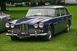 Une Lagonda Rapide shooting-brake.