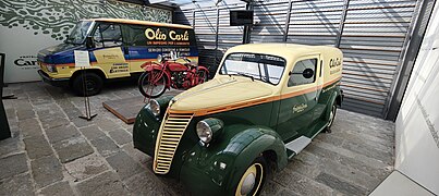 Fiat 1100B del 1946 in esposizione usato dall'Olio Carli