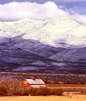 Reynolds Creek Experimental Watershed in the Owyhee Mountains about 50 miles southwest of بویزی، آیداهو.