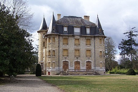 Le château Chavat.