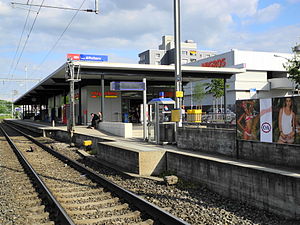 Canopy-covered platform