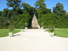 Le parterre de la Pyramide (XVIIIe siècle).