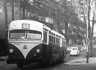 Buss 63 på Gröndalsvägen, 1960-tal.