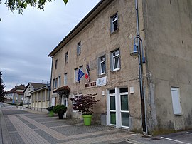 The town hall in Chassal-Molinges