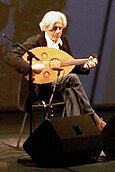 Roman Bunka playing the oud