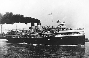 SS City of South Haven pre-World War I, with her decks crowded with passengers.