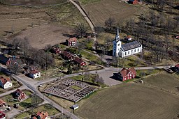 Flygfoto över Svinhults kyrka