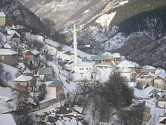 Winter in Vrbjani with mosque in the background