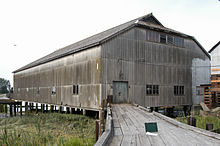 Le Britannia Heritage Shipyards à Richmond (Canada), lieu de tournage d'une partie de l'épisode (anciens chantiers navals de la ville de l'épisode)[1].