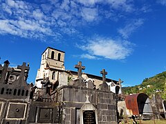 The church of Saint-Jean du Passet and its picturesque cemetery, built on a promontory overlooking the Durolle gorges and the Vallée des Usines