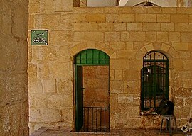 Batı revağından Burak Camii'nin girişi