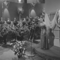 Liane Augustin performing "Die ganze Welt braucht Liebe" in Hilversum (1958)