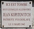 Plaque au croisement avec la rue Racine en hommage au patriote yougoslave Jean Kopitovitch, tué en 1943. Intrigué par cette plaque, François-Guillaume Lorrain lui consacre le livre Vous êtes de la famille ? (Flammarion, 2019)[7].