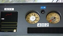 4001F（クハ4002）の運転台の SIV車表示