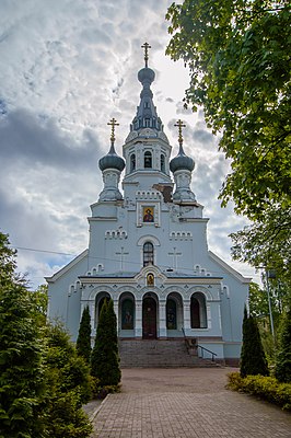 Главный вход в храм