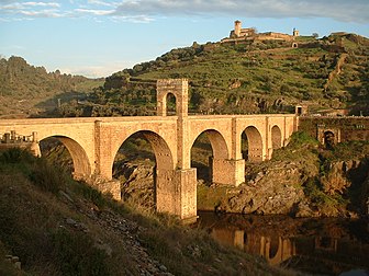 Le pont romain d’Alcántara en Espagne. (définition réelle 1 600 × 1 200*)