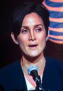 Carrie-Anne Moss interprète Jeri Hogarth