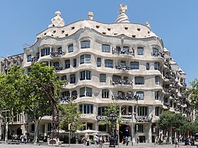 Casa Milà (conocida como La Pedrera), Patrimonio de la Humanidad por la Unesco desde 1984