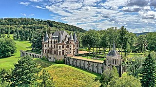 Le château et sa chapelle.