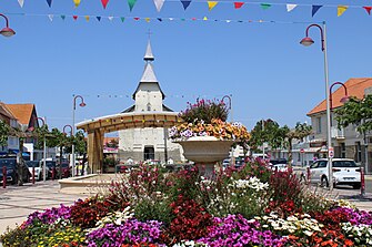 La place du marché et l'église.