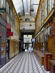 Passage en direction de la rue de la Grange-Batelière.