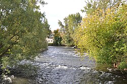 Река в городе Уаллауа