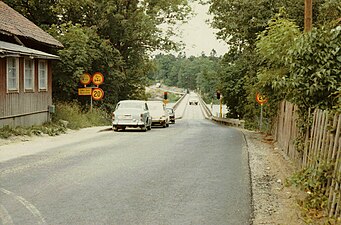 Gamla Ågestabron från Huddingesidan 1967 med dåvarande Ågestavägen.