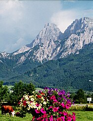 View from Weng towards the south to the Admonter Reichenstein (left) and Sparafeld (right)