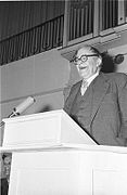 Karl Barth, iniciador de la teología dialéctica.