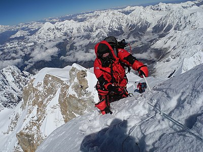 Mountaineering on the summit ridge of the eight-thousander, Manaslu