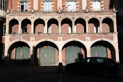 no 46 : galeries Renaissance superposées.