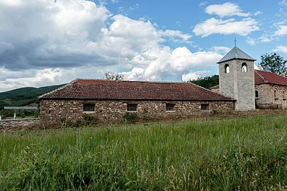 Камбанаријата на црквата заедно со помошен објект