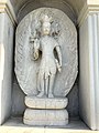 普宁南岩古寺万佛宝塔的金刚手菩萨石雕，造像原型由释海照妙空法师设计。