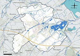 Carte en couleur présentant le réseau hydrographique de la commune