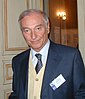 Piero Angela, giornalista, conduttore televisivo e scrittore, ha scritto oltre trenta libri, molti dei quali tradotti in inglese, tedesco e spagnolo, con una tiratura complessiva di oltre di tre milioni di copie.