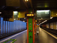 RER C platforms at Invalides