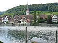 Stein am Rhein mit der Burg Hohenklingen im Hintergrund (Stein am Rhein s kulom Hohenklingen u pozadini)