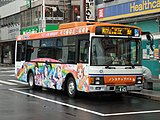 東海バスのラッピングバス2号車 465号車 いすゞ・エルガミオ（沼津駅南口）