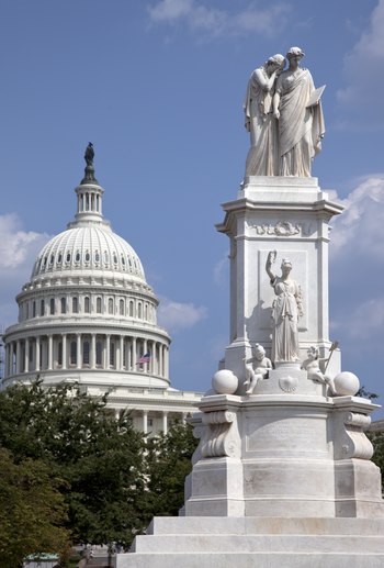 Photograph of the Peace Monument with the U.S. Capitol in the background