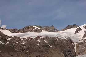 Vue de l'Althausschneideturm (légèrement à droite du centre) depuis le sud-est.