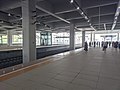 自贡站1站台，可以看到2站台预留了屏蔽门安装位置